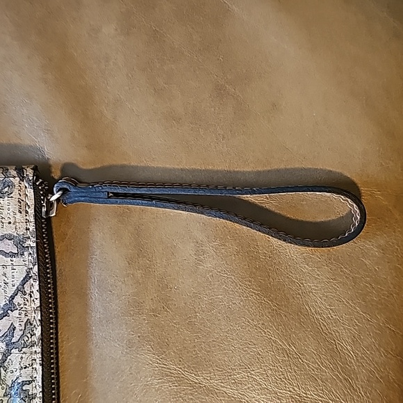 Patricia Nash Braga Laptop Case Classic Map Print Leather 15" Wristlet Zip - Picture 5 of 11